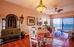Spanish Colonial Beachfront Retreat in Cruz de Huanacaxtle - Cruz de Huanacaxtle, Mexico