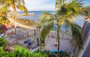 Spanish Colonial Beachfront Retreat in Cruz de Huanacaxtle - Cruz de Huanacaxtle, Mexico