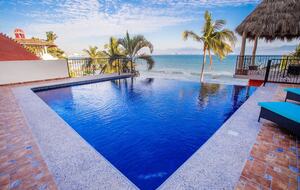 Spanish Colonial Beachfront Retreat in Cruz de Huanacaxtle - Cruz de Huanacaxtle, Mexico