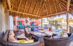Spanish Colonial Beachfront Retreat in Cruz de Huanacaxtle - Cruz de Huanacaxtle, Mexico