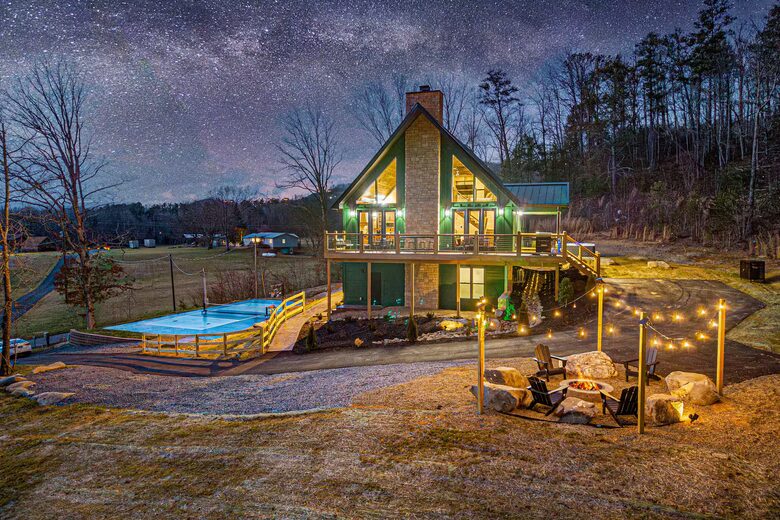 Luxury Cabin Near Pigeon Forge with Indoor Pool, Sports Court & Theater - Sevierville, Tennessee