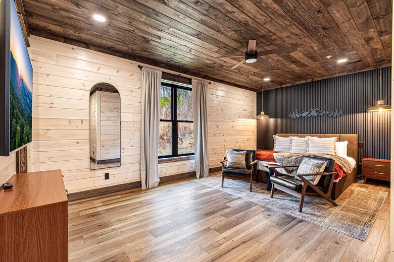 Luxury Cabin Near Pigeon Forge with Indoor Pool, Sports Court & Theater - Sevierville, Tennessee