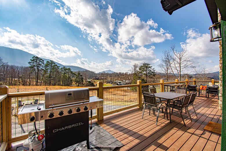 Luxury Cabin Near Pigeon Forge with Indoor Pool, Sports Court & Theater - Sevierville, Tennessee