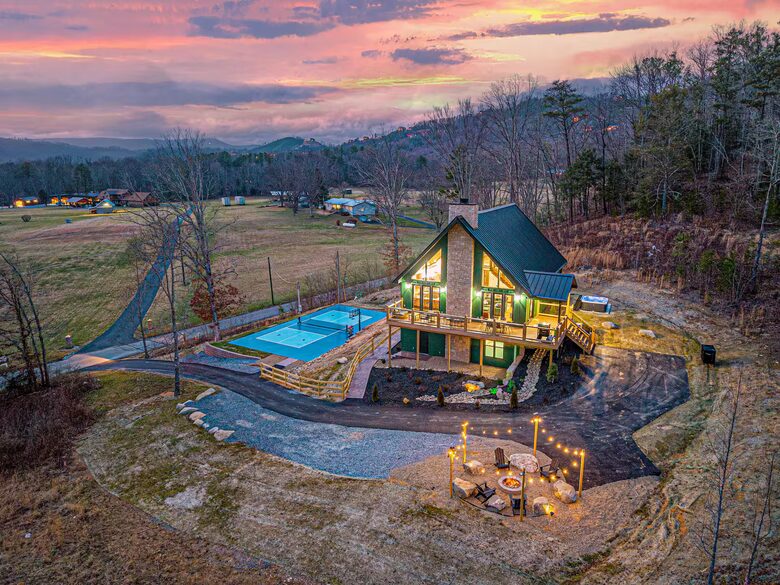 Luxury Cabin Near Pigeon Forge with Indoor Pool, Sports Court & Theater - Sevierville, Tennessee