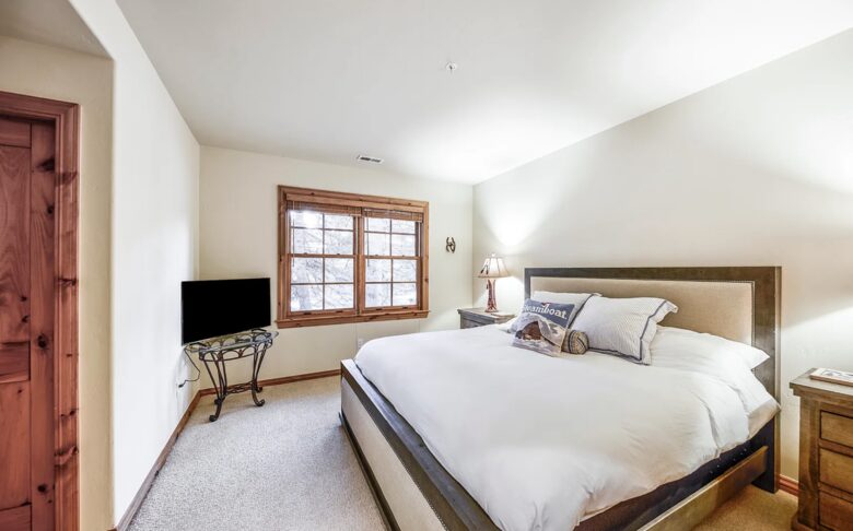 Elevated Cordillera Retreat with Mountain Views - Edwards, Colorado