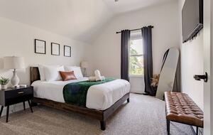 Indianapolis Residence with Walkable Access to Butler University - Indianapolis, Indiana