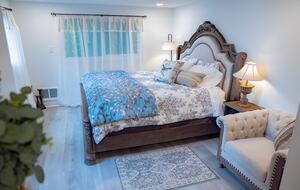Sweet Lil’ Casita Hillside Home with Ocean Views & Outdoor Living - Edmonds, Washington