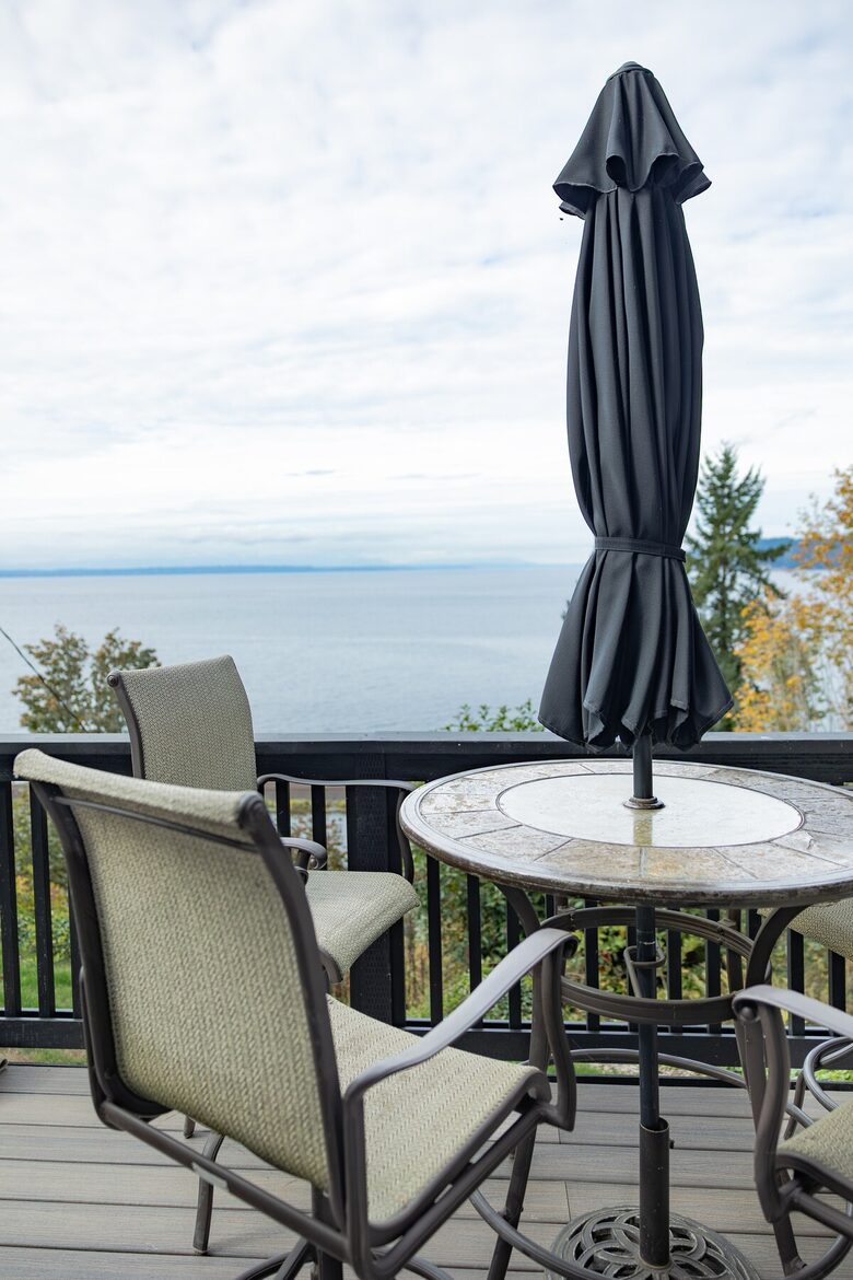 Encantadora casita en la ladera con vistas al mar y espacios al aire libre - Edmonds, Washington