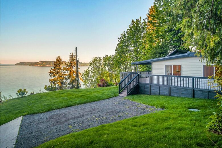 Encantadora casita en la ladera con vistas al mar y espacios al aire libre - Edmonds, Washington