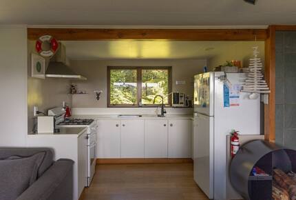 Private Stewart Island Cottage with Bay Views & Spa - Oban, New Zealand
