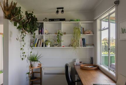 Private Stewart Island Cottage with Bay Views & Spa - Oban, New Zealand