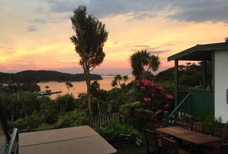 Private Stewart Island Cottage with Bay Views & Spa - Oban, New Zealand