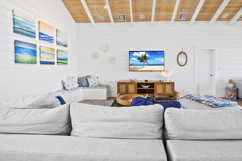 The Lemon Tree House - Moss Town, Bahamas
