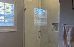 Main level bath room ensuite to bedroom 1
