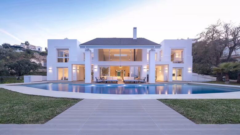 Mediterranean Majesty in East Marbella Hills - Ojen, Marbella, Spain