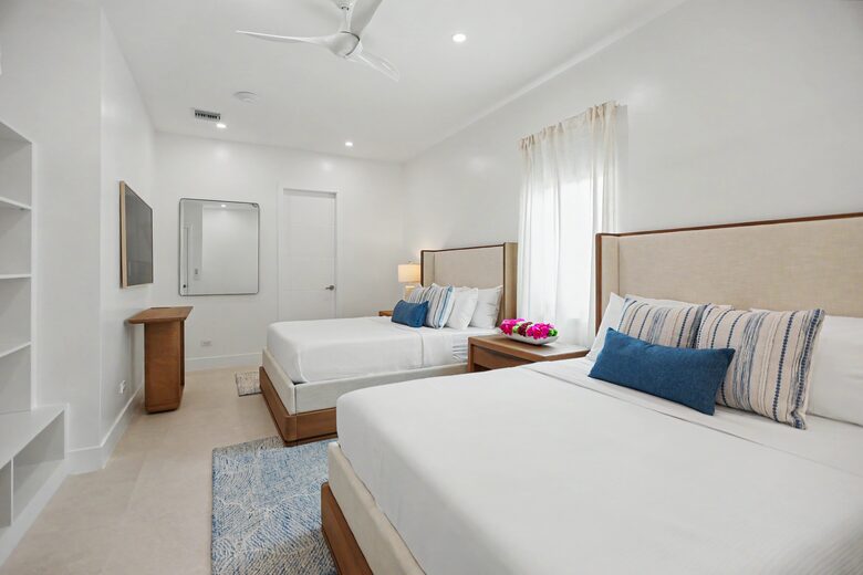 Tar Bay Oceanfront Splendor | Includes Pool and Guest House - Great Exuma, Bahamas