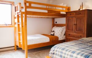 Cozy Mount Snow Retreat Just 1 Mile from Slopes - West Dover, Vermont