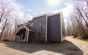 Cozy Mount Snow Retreat Just 1 Mile from Slopes - West Dover, Vermont