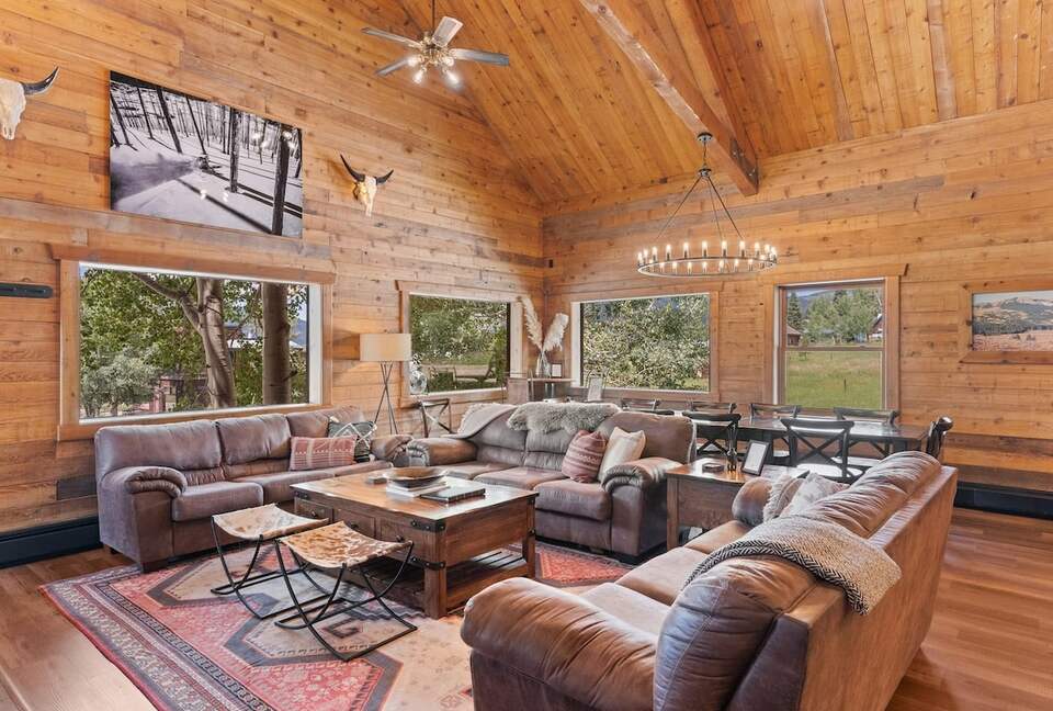 Rocky Mountain Lodge Near Steamboat Lake - Clark, Colorado
