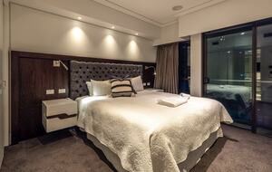 Viaduct Harbour Apartment with Skyline & Marina Views - Auckland, New Zealand