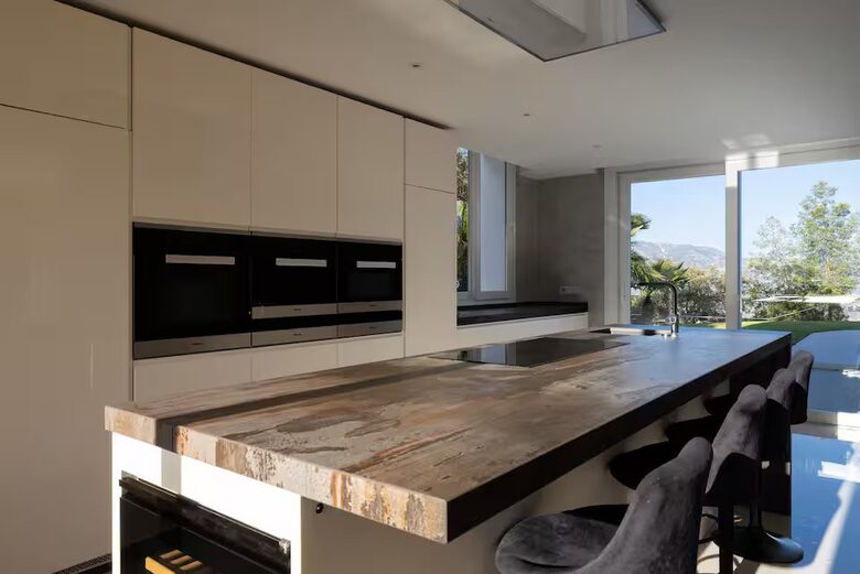 Mediterranean Majesty in East Marbella Hills - Ojen, Marbella, Spain