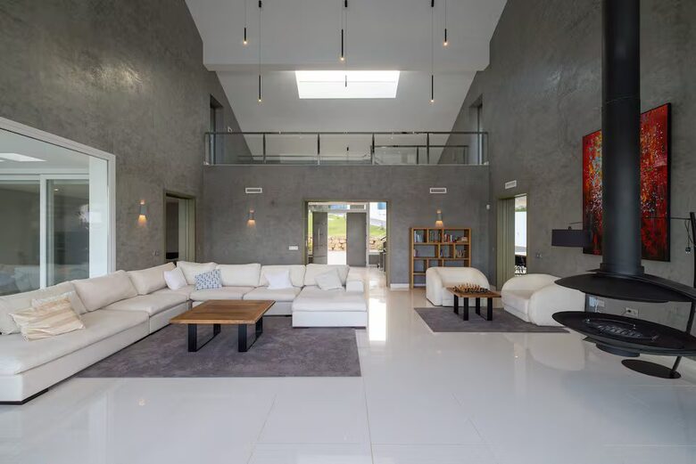 Mediterranean Majesty in East Marbella Hills - Ojen, Marbella, Spain