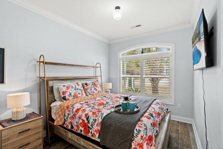 Queen Bed