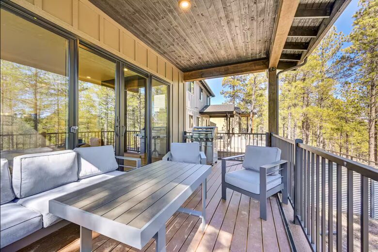 Modern Flagstaff Retreat Surrounded by Pines - Flagstaff, Arizona