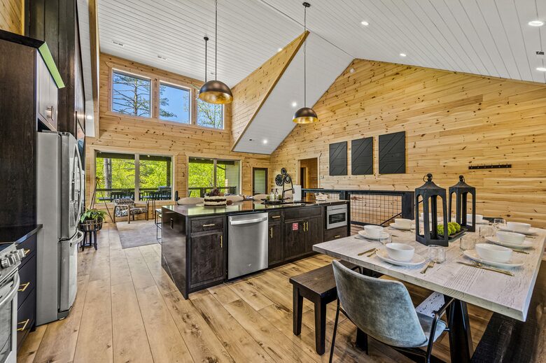 Smoky Mountain Sanctuary - Sevierville, Tennessee