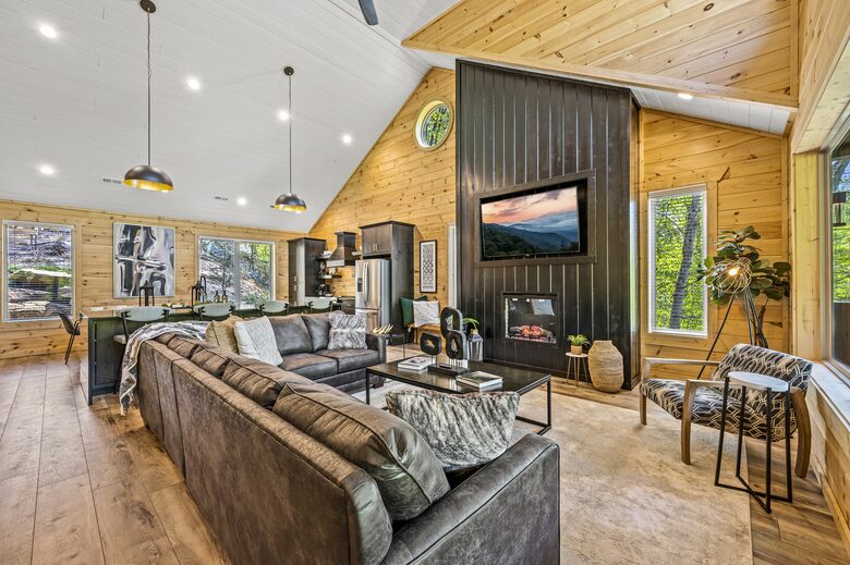 Smoky Mountain Sanctuary - Sevierville, Tennessee