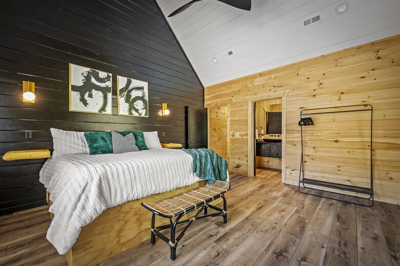Smoky Mountain Sanctuary - Sevierville, Tennessee