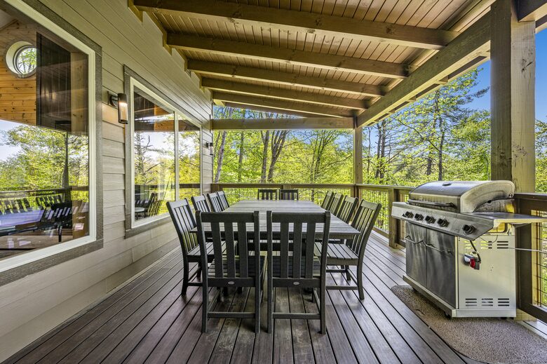 Smoky Mountain Sanctuary - Sevierville, Tennessee