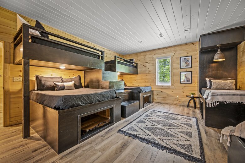 Smoky Mountain Sanctuary - Sevierville, Tennessee