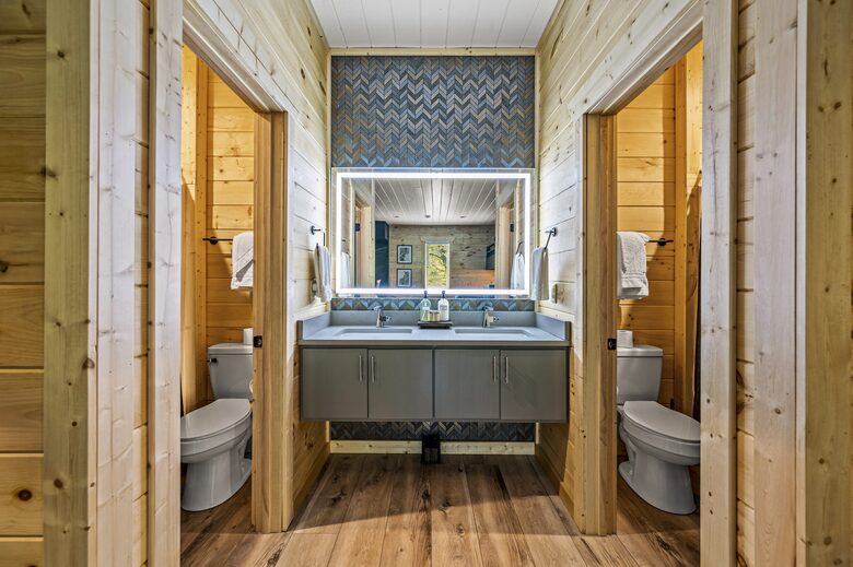 Smoky Mountain Sanctuary - Sevierville, Tennessee