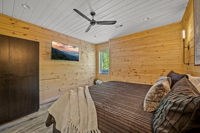Smoky Mountain Sanctuary - Sevierville, Tennessee