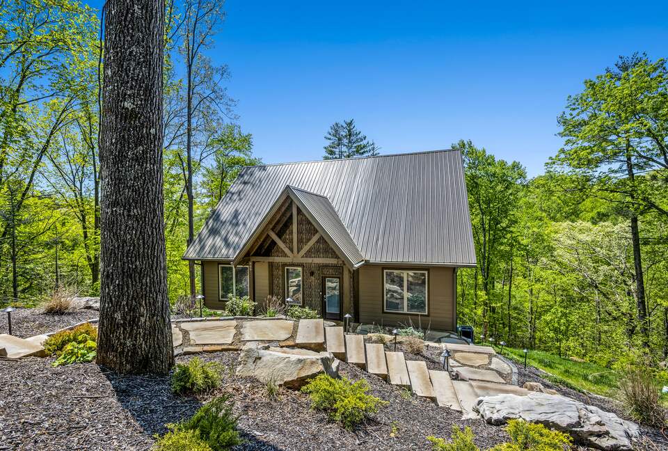 Smoky Mountain Sanctuary - Sevierville, Tennessee