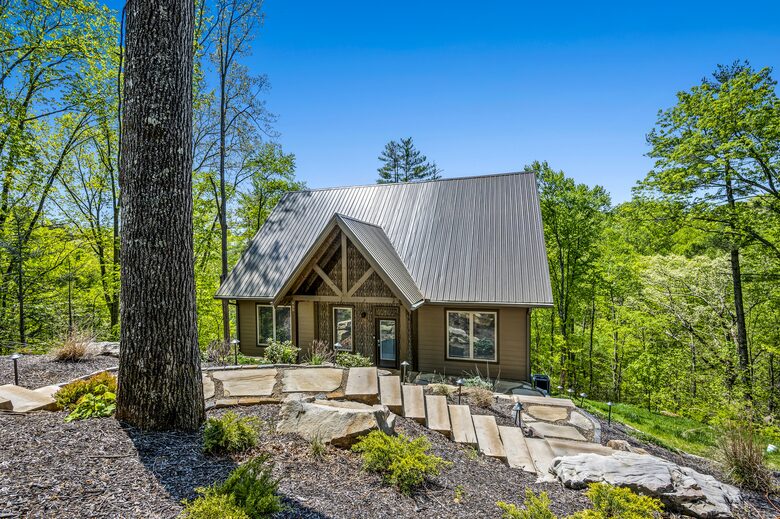 Smoky Mountain Sanctuary - Sevierville, Tennessee