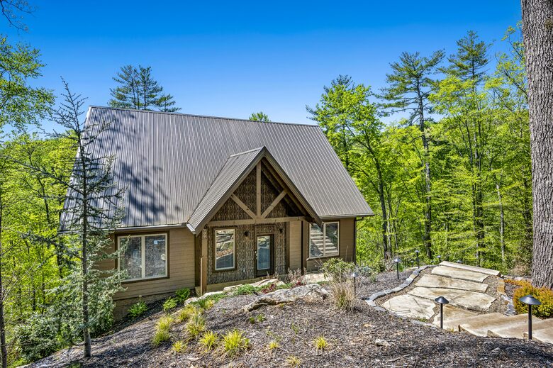 Smoky Mountain Sanctuary - Sevierville, Tennessee