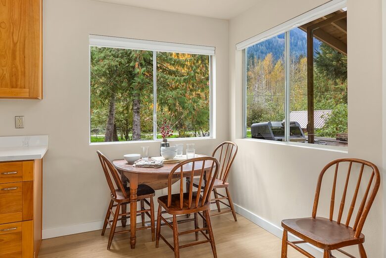 Cascade Mountain Wellness Retreat - Gold Bar, Washington