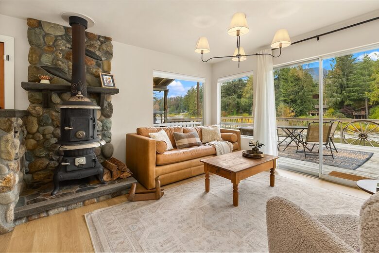 Cascade Mountain Wellness Retreat - Gold Bar, Washington