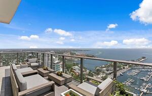 Tampa Bay Panoramic Penthouse - St. Petersburg, Florida