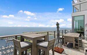Tampa Bay Panoramic Penthouse - St. Petersburg, Florida