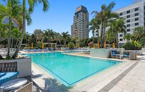 Tampa Bay Panoramic Penthouse - St. Petersburg, Florida