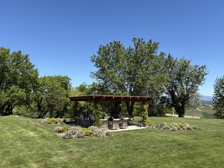 A Refined Umbrian Estate with Vineyards and Olive Groves - Gualdo Cattaneo, Perugia, Italy