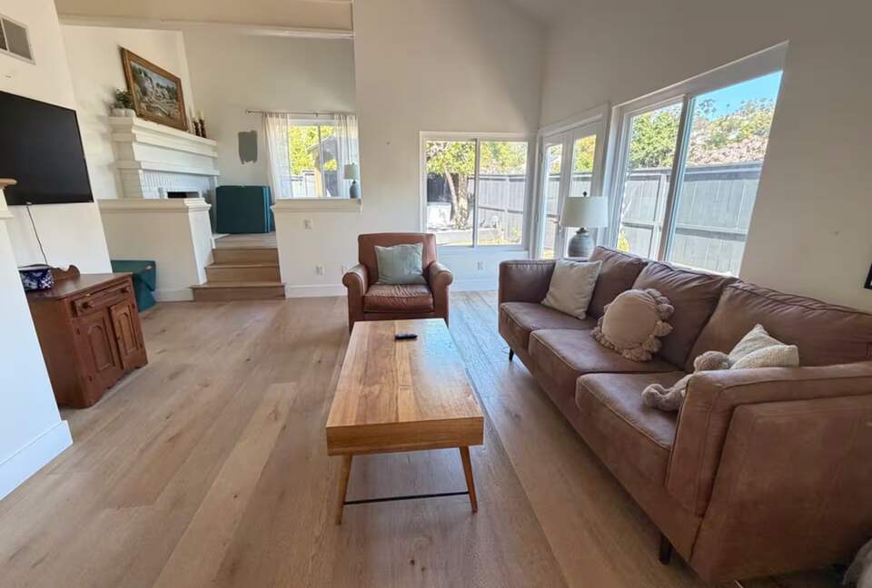 Stylish Carlsbad Escape with Modern Comfort - Carlsbad, California