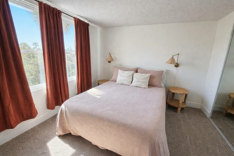 Stylish Carlsbad Escape with Modern Comfort - Carlsbad, California