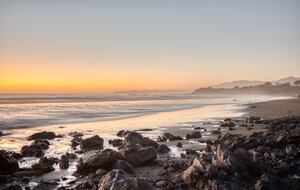 Oceanfront Cottage with Private Beach Access in San Simeon - San Simeon, California