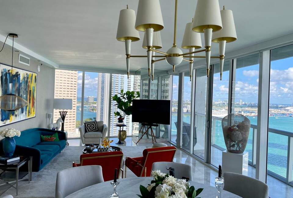 Icon Brickell Residence with Panoramic Bay Views - Miami, Florida