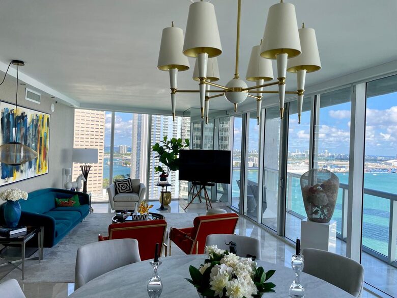 Icon Brickell Residence with Panoramic Bay Views - Miami, Florida