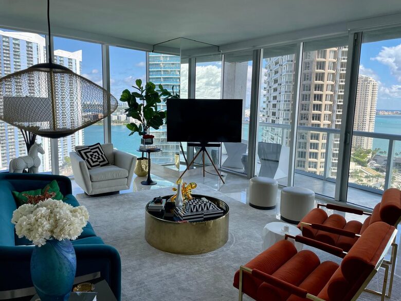 Icon Brickell Residence with Panoramic Bay Views - Miami, Florida
